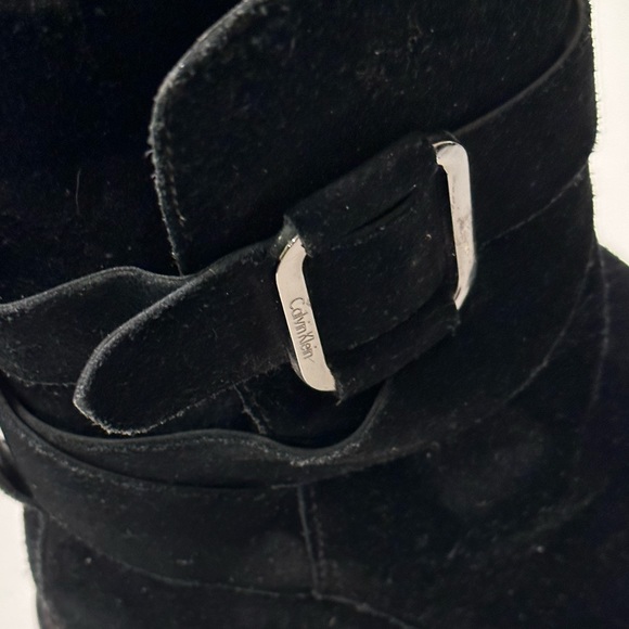 CALVIN KLEIN black suede boot it’s in height 9” from top to bottom of heel - Picture 3 of 4